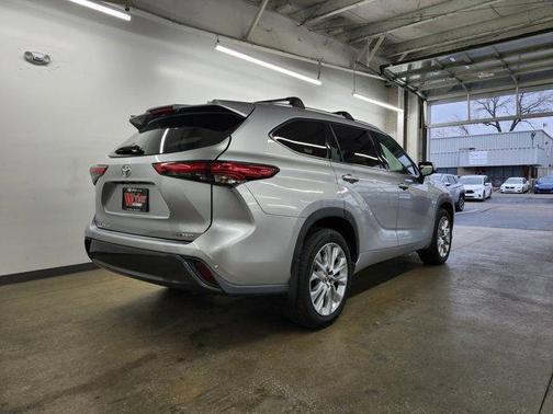 2022 Toyota Highlander Limited