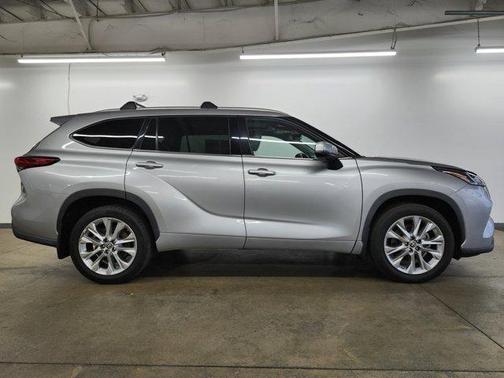 2022 Toyota Highlander Limited