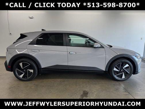 2025 Hyundai IONIQ 5 SE