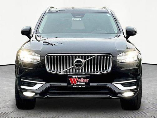 Onyx Black Metallic 2023 Volvo XC90 B6 Plus 7-Seater