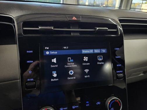 2022 Hyundai TUCSON SE