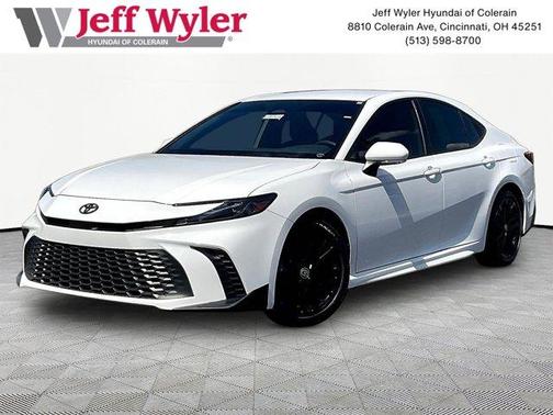 Ice 2025 Toyota Camry LE