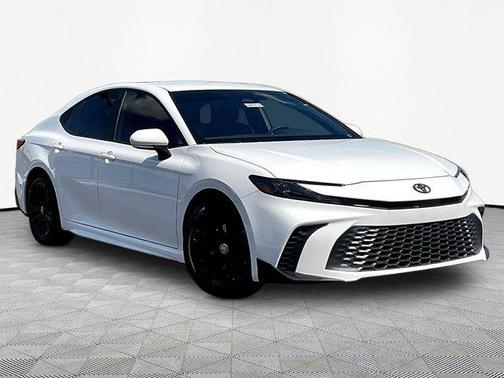 Ice 2025 Toyota Camry LE