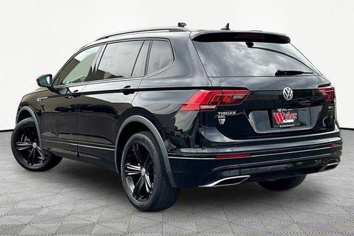 Deep Black Pearl Effect 2019 Volkswagen Tiguan 2.0T SEL R-Line Black