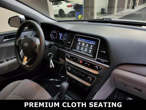 2018 Hyundai SONATA SE