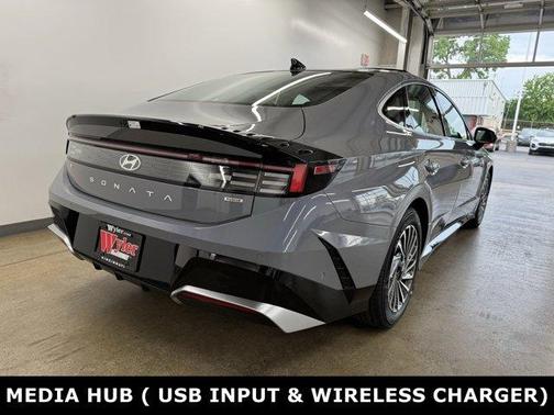 2025 Hyundai SONATA Hybrid Limited