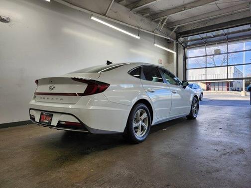 2022 Hyundai SONATA SE