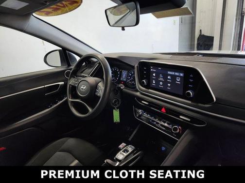 2022 Hyundai SONATA SE