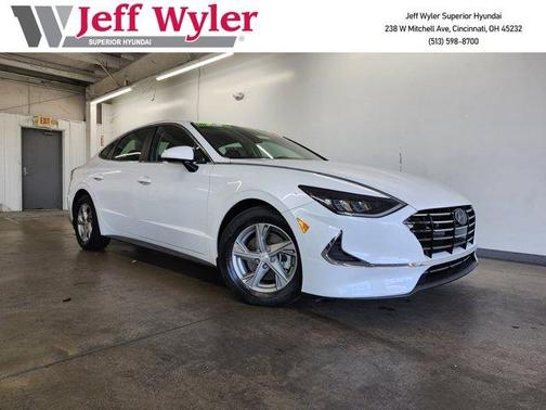 2022 Hyundai SONATA SE