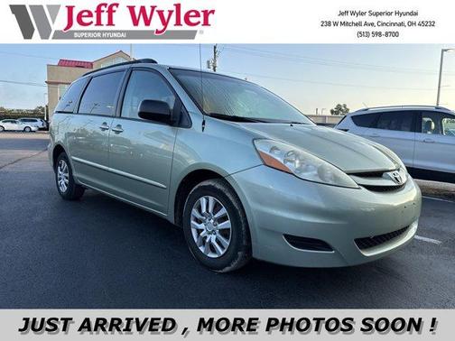 2009 Toyota Sienna LE