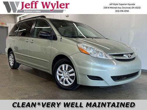 2009 Toyota Sienna LE