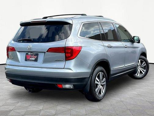 Lunar Silver Metallic 2018 Honda Pilot EX-L