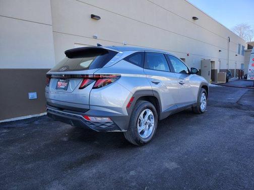 2023 Hyundai TUCSON SE