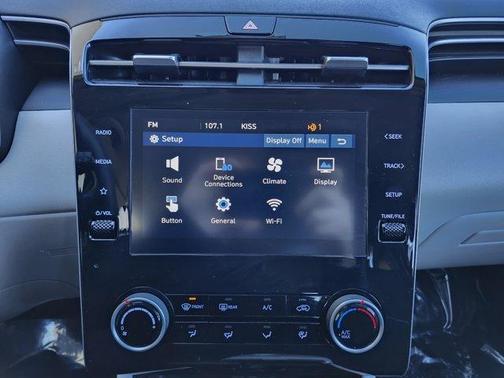 2023 Hyundai TUCSON SE