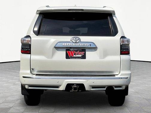 Blizzard Pearl 2019 Toyota 4Runner SR5