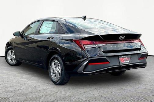 Black 2026 Hyundai ELANTRA SE