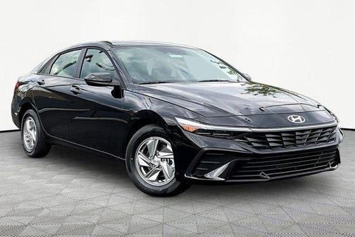 Black 2026 Hyundai ELANTRA SE