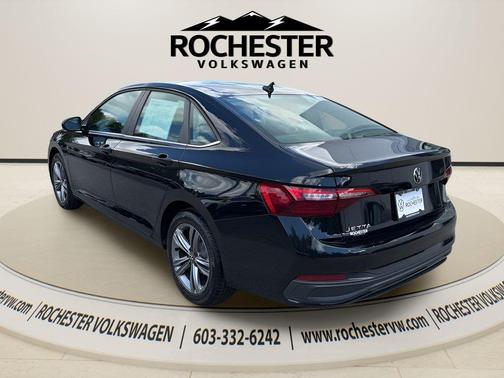 Deep Black Pearl Effect 2023 Volkswagen Jetta 1.5T SE