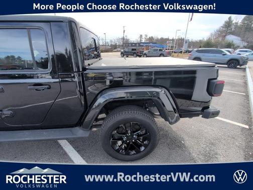 2022 Jeep Gladiator Overland