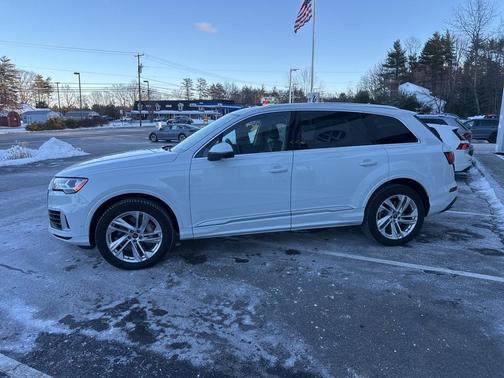 2023 Audi Q7 55 Premium Plus