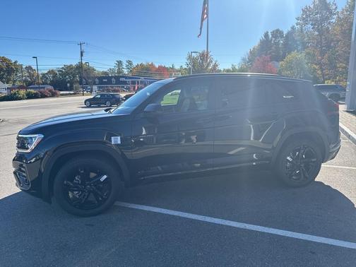 2026 Volkswagen Atlas Cross Sport 2.0T SEL R-Line Black