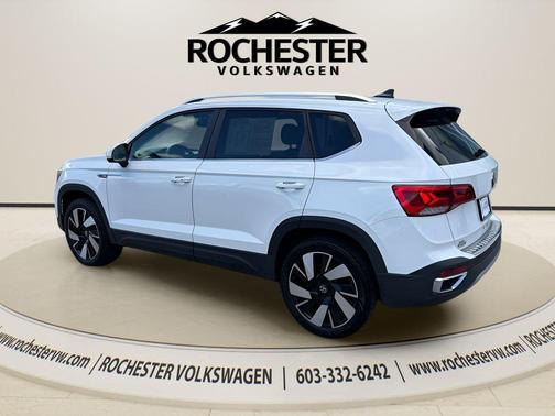 Pure White 2024 Volkswagen Taos 1.5T SEL