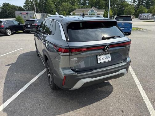 2025 Volkswagen Tiguan 2.0T SE