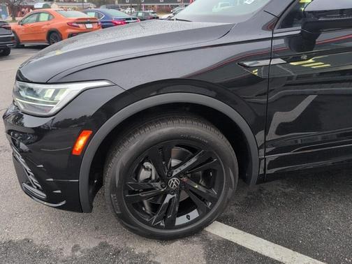 2024 Volkswagen Tiguan 2.0T SE R-Line Black