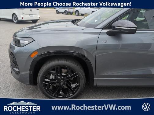 2025 Volkswagen Tiguan 2.0T SE R-Line Black