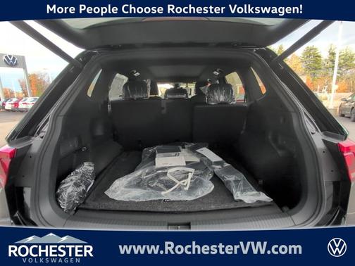 2024 Volkswagen Tiguan 2.0T SE R-Line Black