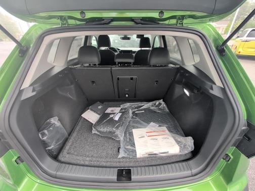 2025 Volkswagen Taos 1.5T SEL