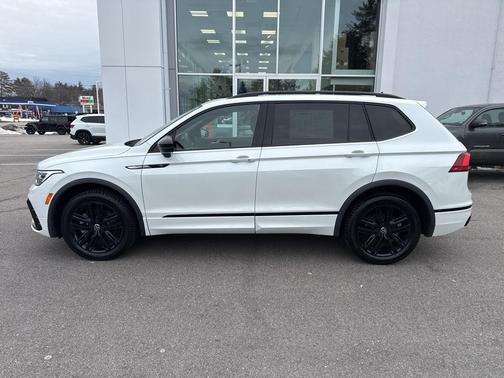 2022 Volkswagen Tiguan 2.0T SE R-Line Black