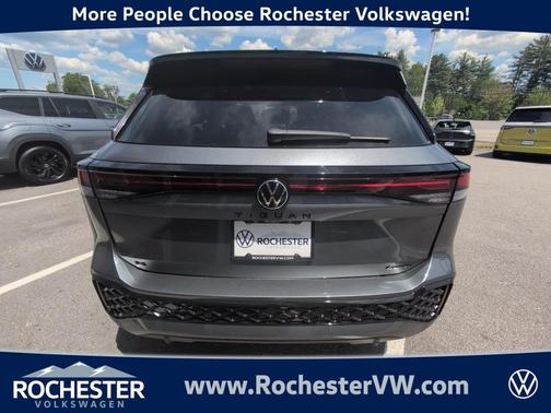 2025 Volkswagen Tiguan 2.0T SE R-Line Black