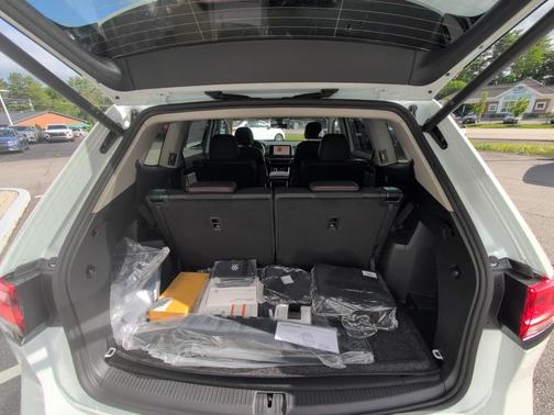 2025 Volkswagen Atlas 2.0T Peak Edition