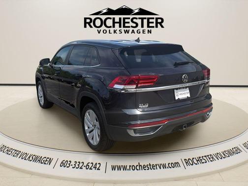 Deep Black Pearl Effect 2023 Volkswagen Atlas Cross Sport 3.6L V6 SE w/Technology