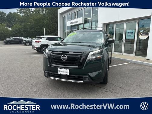 2022 Nissan Pathfinder SL