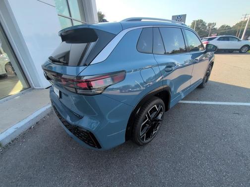 2025 Volkswagen Tiguan 2.0T SEL R-Line