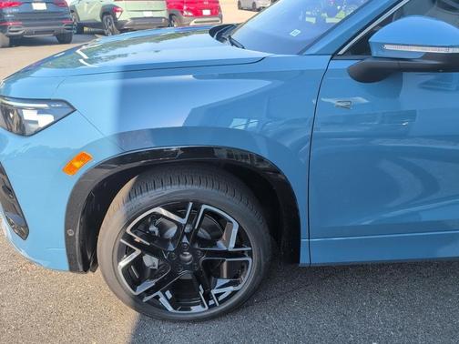 2025 Volkswagen Tiguan 2.0T SEL R-Line