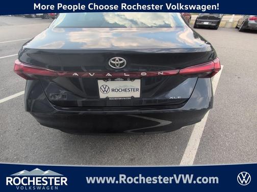 2020 Toyota Avalon XLE
