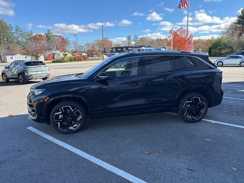 2026 Volkswagen Tiguan 2.0T SEL R-Line