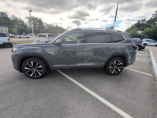 2025 Volkswagen Atlas 2.0T SEL Premium R-Line