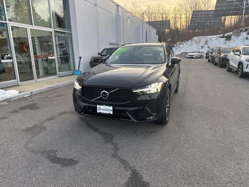 2025 Volvo XC60 B5 Core