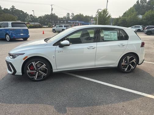 2025 Volkswagen Golf GTI 2.0T SE