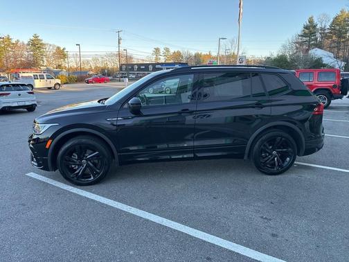 2024 Volkswagen Tiguan 2.0T SE R-Line Black
