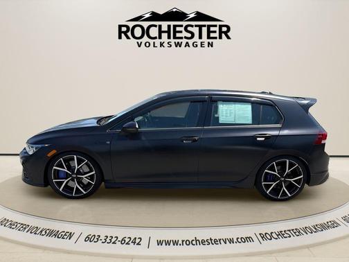Deep Black Pearl Effect 2022 Volkswagen Golf R 2.0T