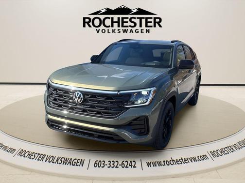 Green 2026 Volkswagen Atlas Cross Sport 2.0T SEL R-Line Black