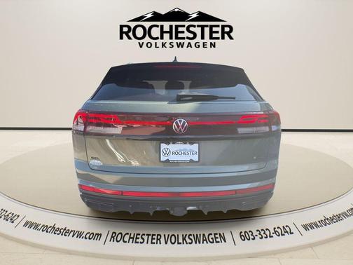Green 2026 Volkswagen Atlas Cross Sport 2.0T SEL R-Line Black