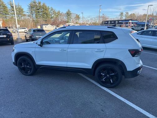 2026 Volkswagen Taos 1.5T SEL