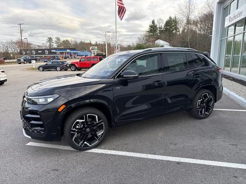 2026 Volkswagen Tiguan 2.0T SEL R-Line