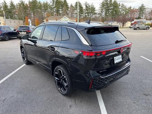 2026 Volkswagen Tiguan 2.0T SEL R-Line